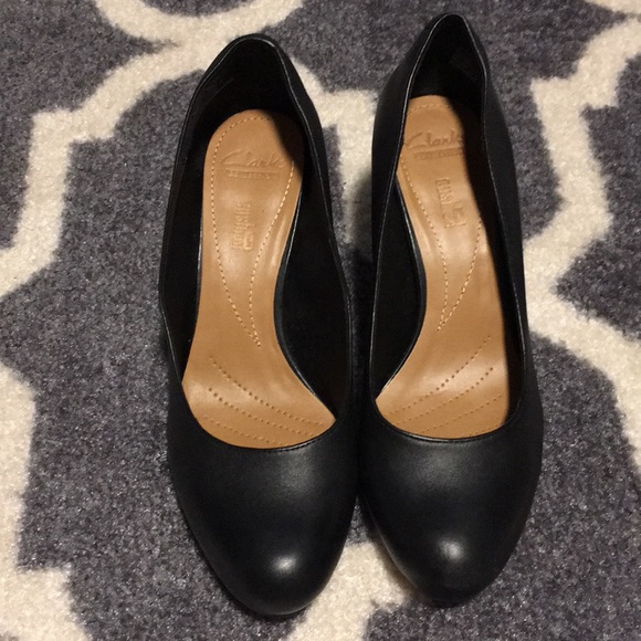 black clarks heels